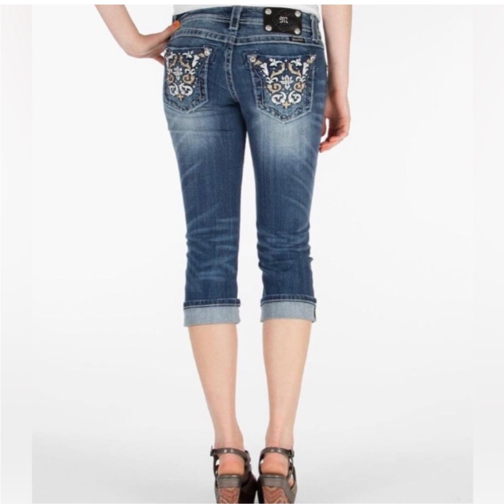 Miss Me Women’s Low Rise Cuffed Capri Jeans Rhinestone Embellished Size 27